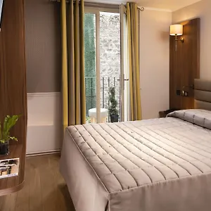 2* Отель De La Tour Eiffel